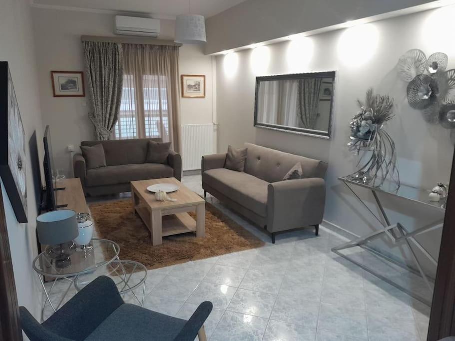 Maison De Luxx , A11 City Center Λάρισα Εξωτερικό φωτογραφία